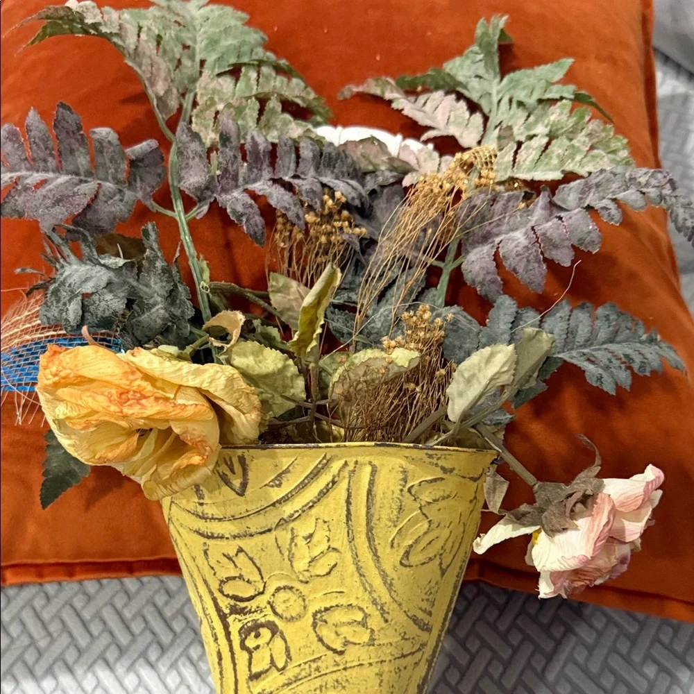 Embossed Door basket Cottage Metal Wall Bucket Pocket/Garden pail flower Holder